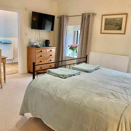 Parsonage House, Badminton Bed & Breakfast Great Badminton Dış mekan fotoğraf